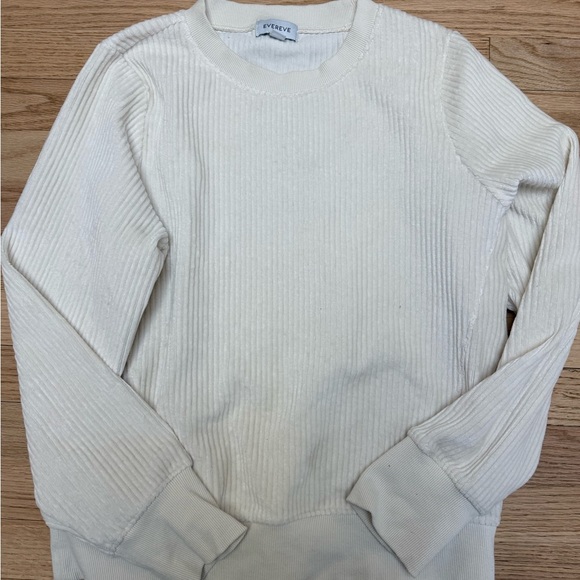 Evereve Tops - Evereve Women’s Cream Sweatshirt